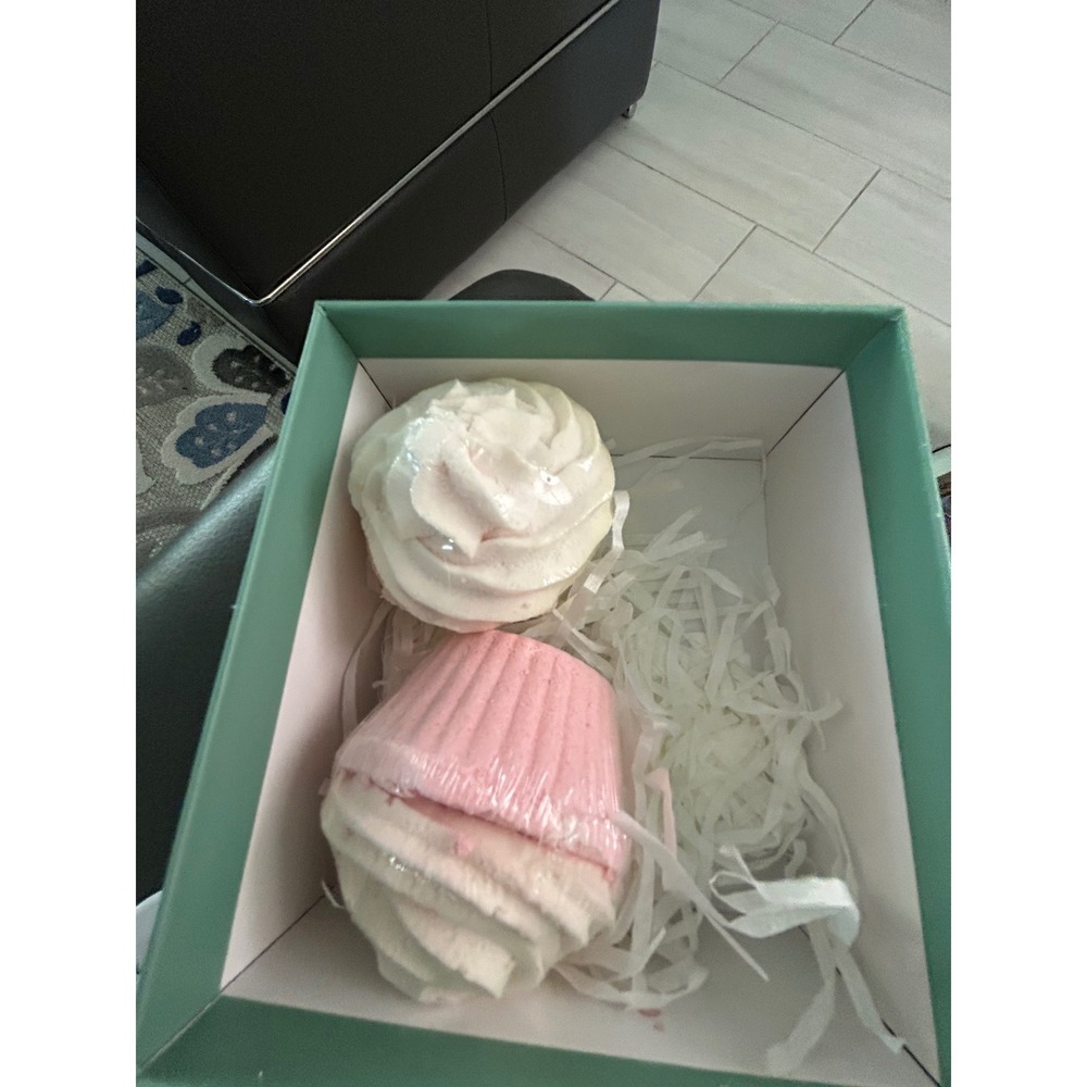 Luxe England Natural Handmade Bath Bombs and Shower Steamers Gift Set 6pc - Picture 5 of 7